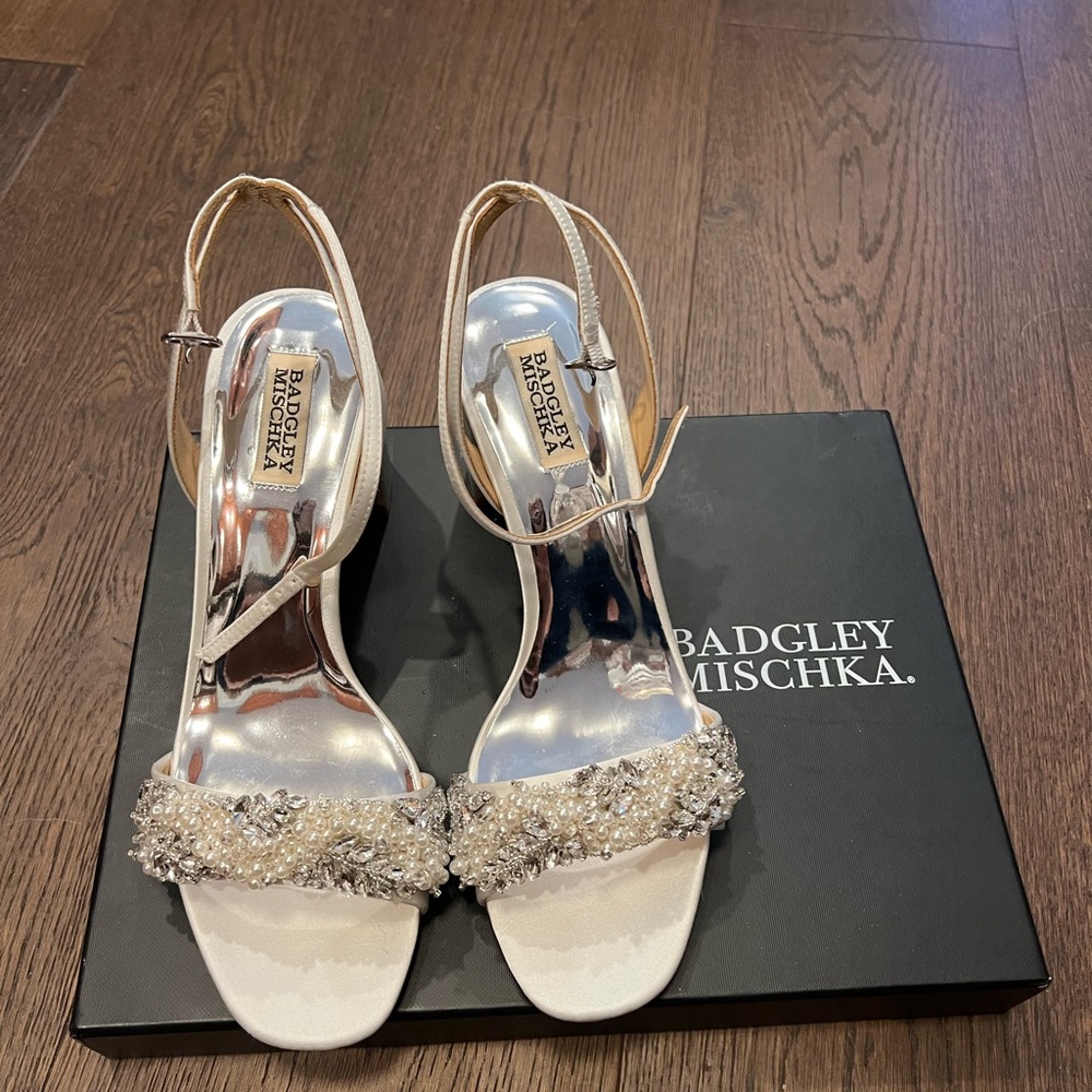 Badgley Mischka Clara Heels Size 9 - Picture 2 of 6
